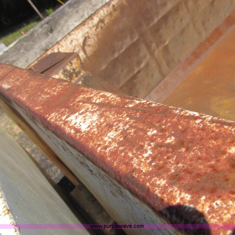 image for item K2157 2002 Chevrolet C7500 dump truck