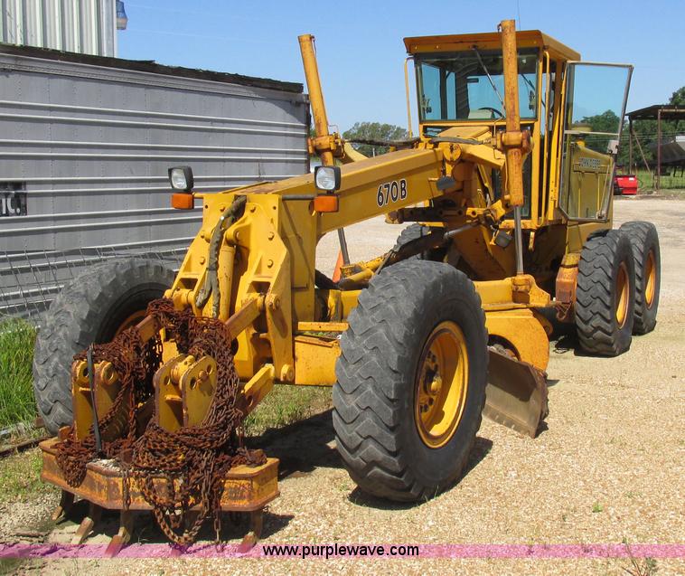 image for item K2158 1992 John Deere 670B motor grader