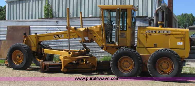 image for item K2158 1992 John Deere 670B motor grader