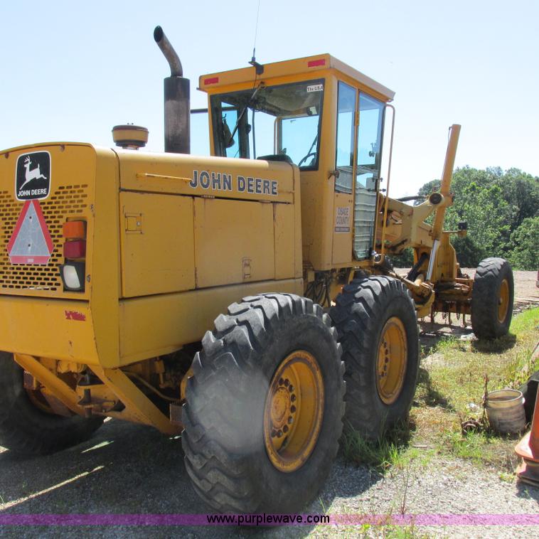 image for item K2158 1992 John Deere 670B motor grader