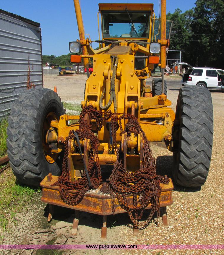 image for item K2158 1992 John Deere 670B motor grader