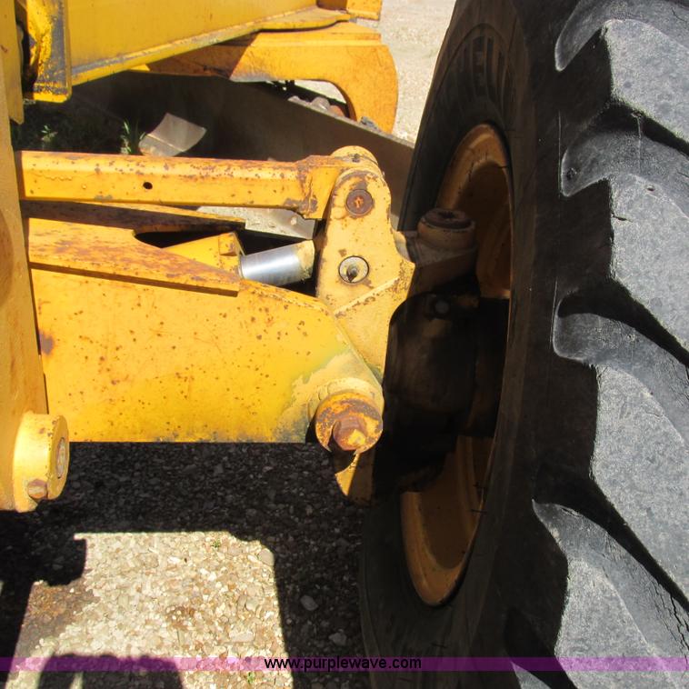 image for item K2158 1992 John Deere 670B motor grader