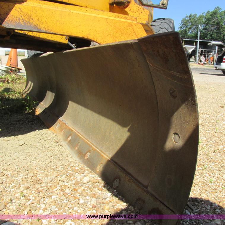 image for item K2158 1992 John Deere 670B motor grader