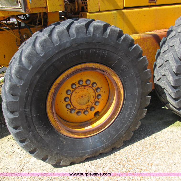 image for item K2158 1992 John Deere 670B motor grader