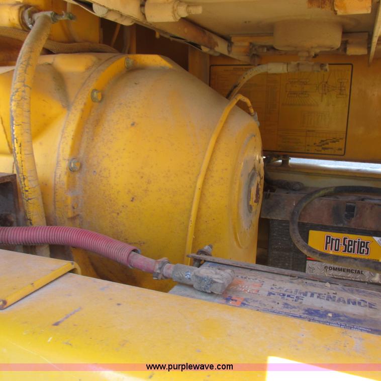 image for item K2158 1992 John Deere 670B motor grader