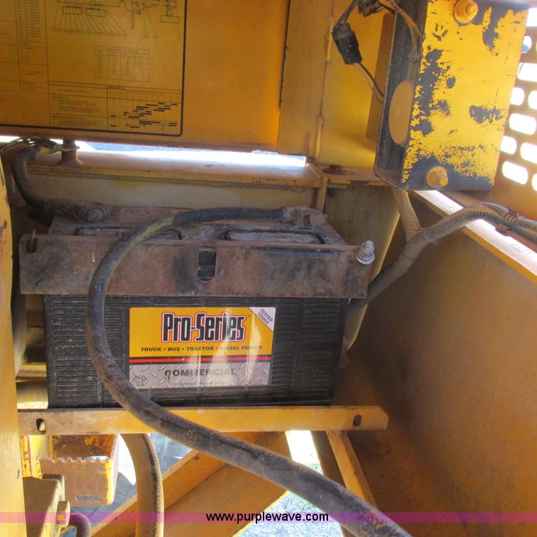 image for item K2158 1992 John Deere 670B motor grader