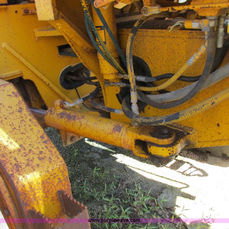 image for item K2158 1992 John Deere 670B motor grader