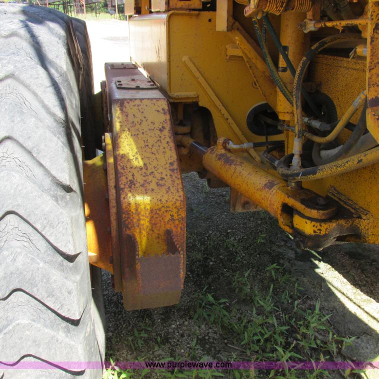 image for item K2158 1992 John Deere 670B motor grader