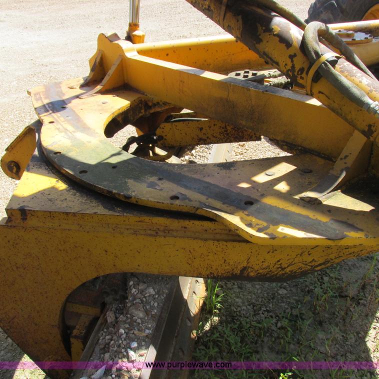 image for item K2158 1992 John Deere 670B motor grader