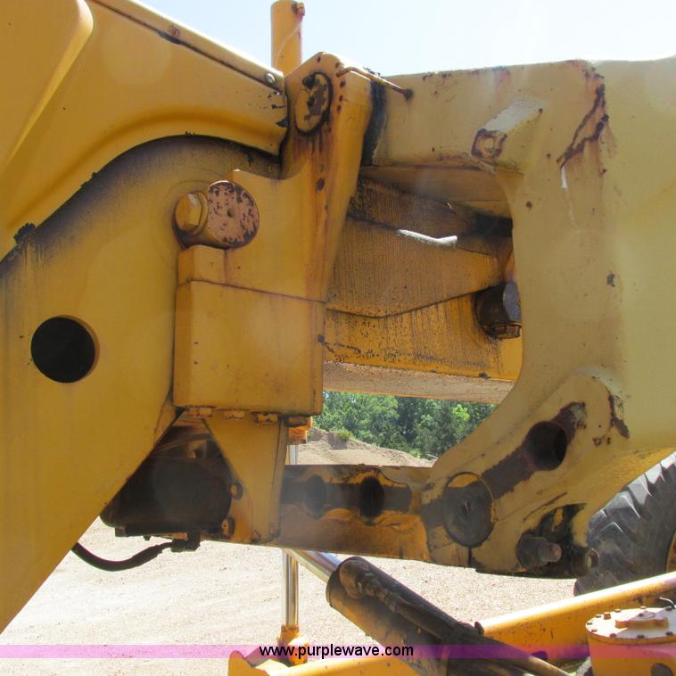 image for item K2158 1992 John Deere 670B motor grader