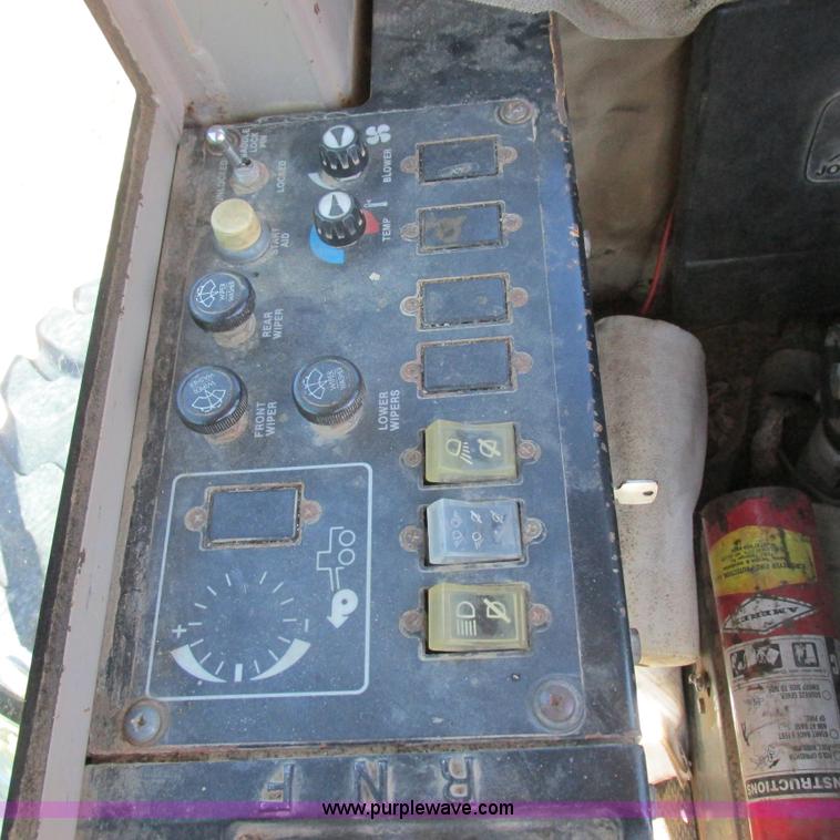 image for item K2158 1992 John Deere 670B motor grader