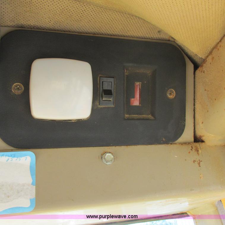 image for item K2158 1992 John Deere 670B motor grader