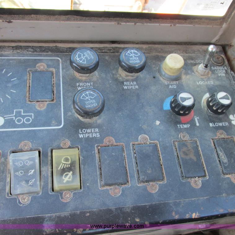 image for item K2158 1992 John Deere 670B motor grader