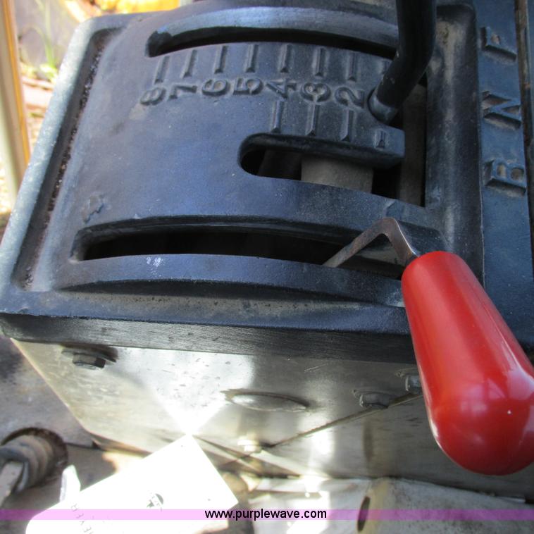 image for item K2158 1992 John Deere 670B motor grader