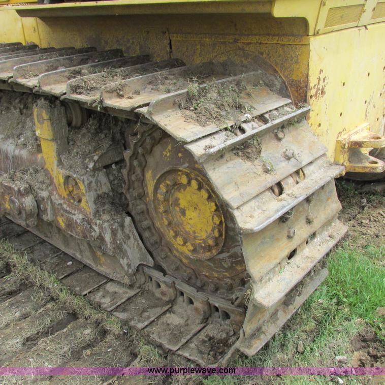 image for item K2171 2000 New Holland DC180 dozer