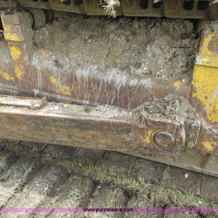 image for item K2171 2000 New Holland DC180 dozer