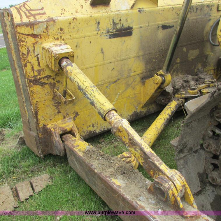 image for item K2171 2000 New Holland DC180 dozer