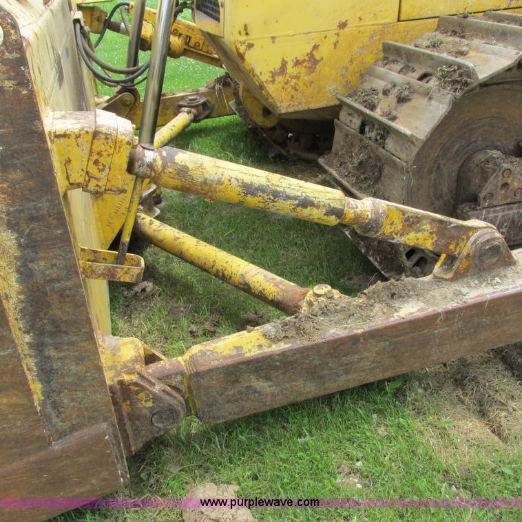 image for item K2171 2000 New Holland DC180 dozer