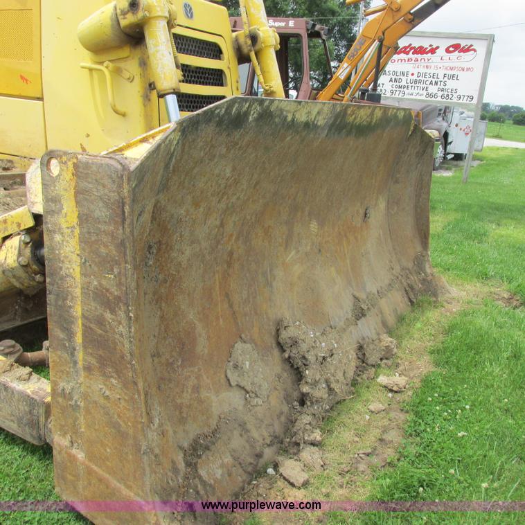 image for item K2171 2000 New Holland DC180 dozer