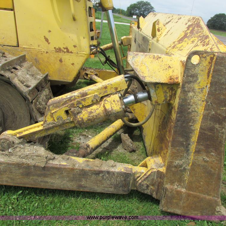 image for item K2171 2000 New Holland DC180 dozer