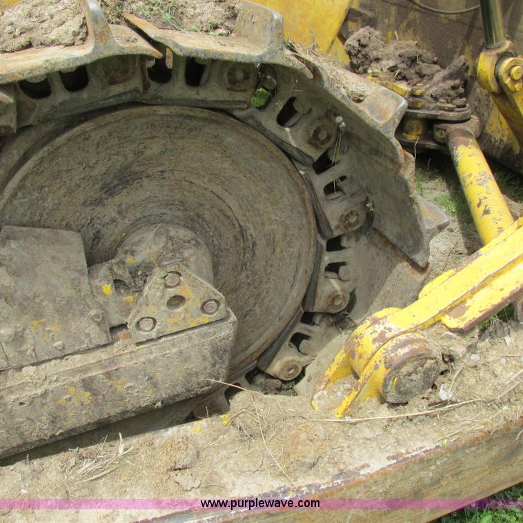 image for item K2171 2000 New Holland DC180 dozer