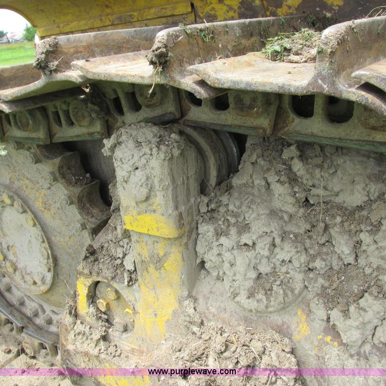 image for item K2171 2000 New Holland DC180 dozer