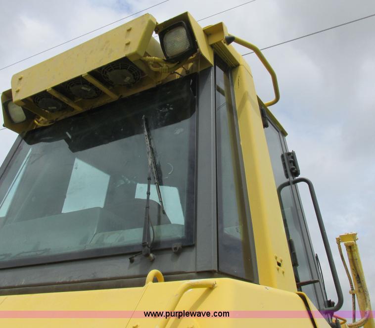 image for item K2171 2000 New Holland DC180 dozer