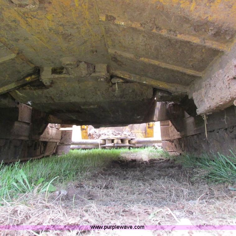 image for item K2171 2000 New Holland DC180 dozer