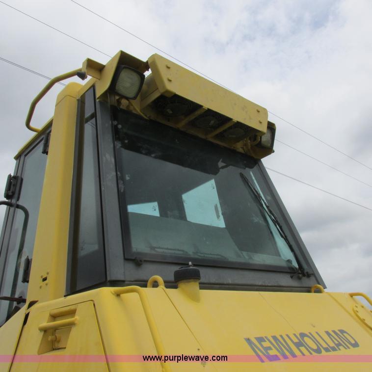 image for item K2171 2000 New Holland DC180 dozer
