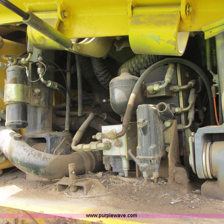 image for item K2171 2000 New Holland DC180 dozer