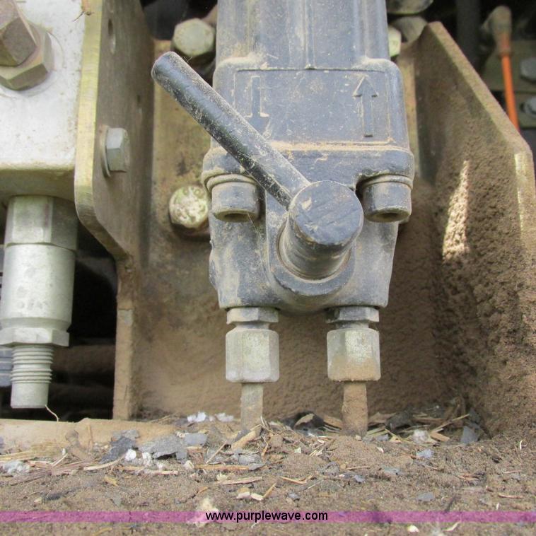 image for item K2171 2000 New Holland DC180 dozer