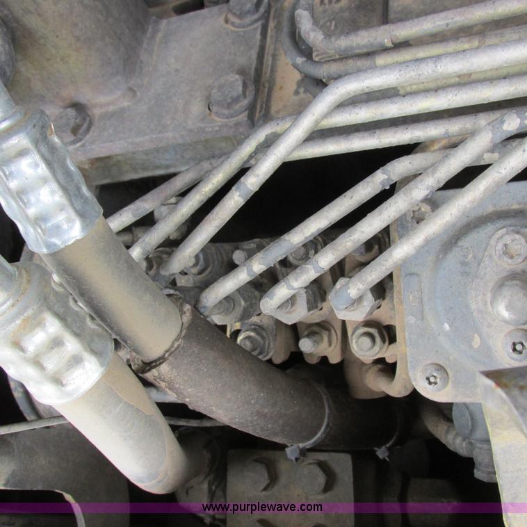 image for item K2171 2000 New Holland DC180 dozer