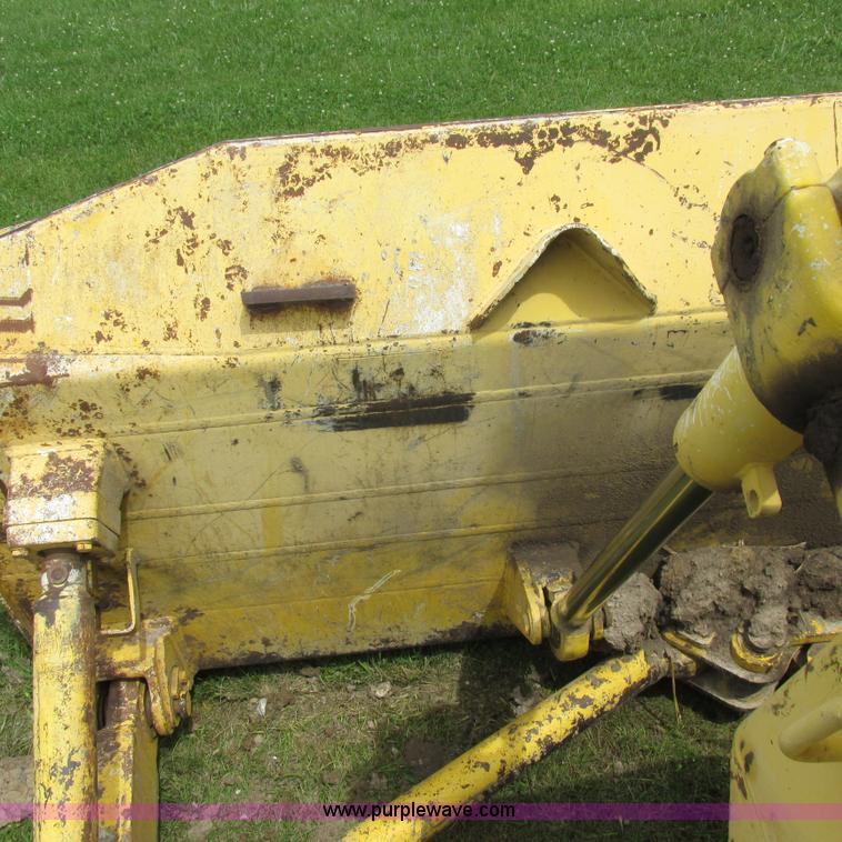 image for item K2171 2000 New Holland DC180 dozer