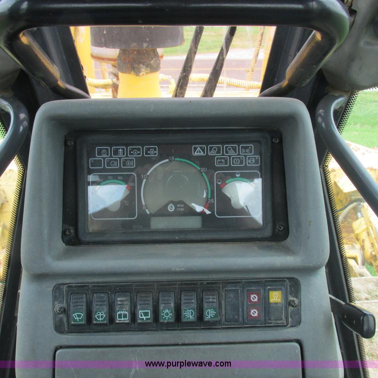 image for item K2171 2000 New Holland DC180 dozer