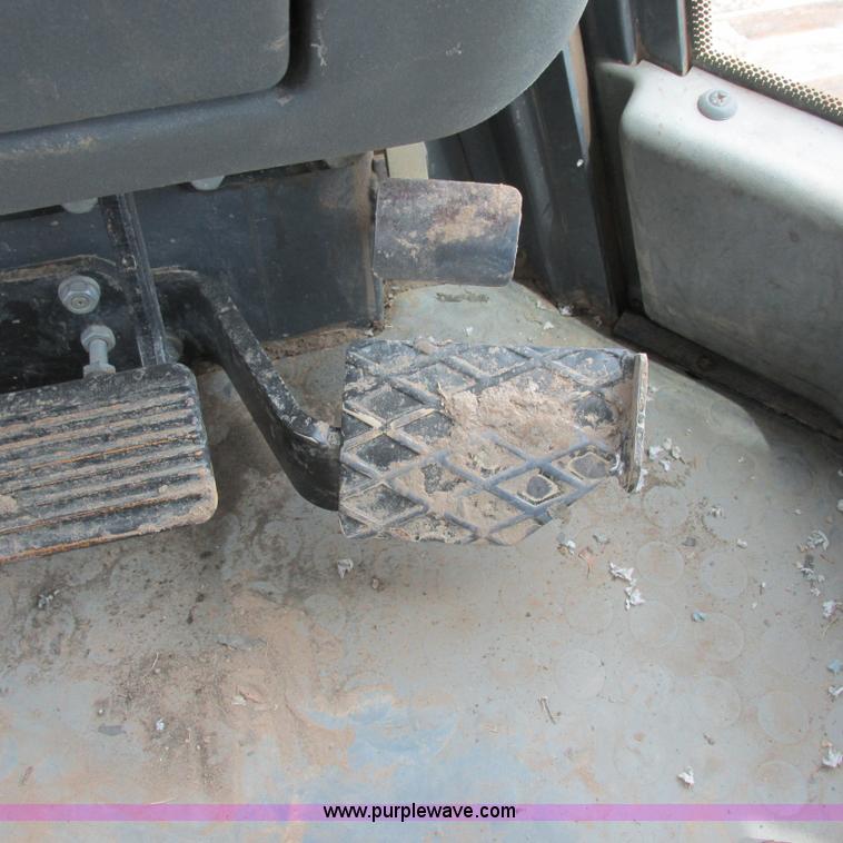 image for item K2171 2000 New Holland DC180 dozer