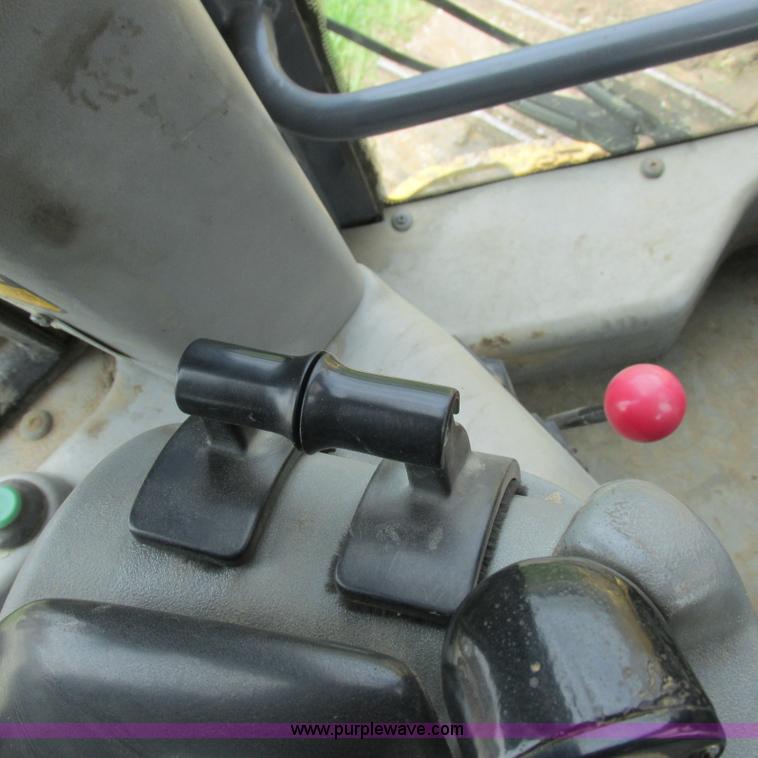 image for item K2171 2000 New Holland DC180 dozer