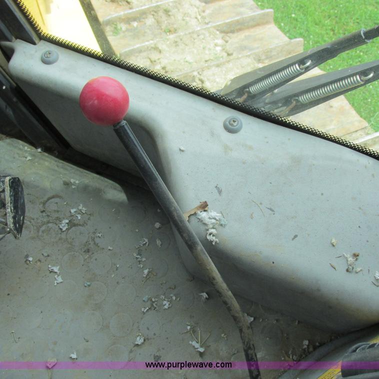 image for item K2171 2000 New Holland DC180 dozer