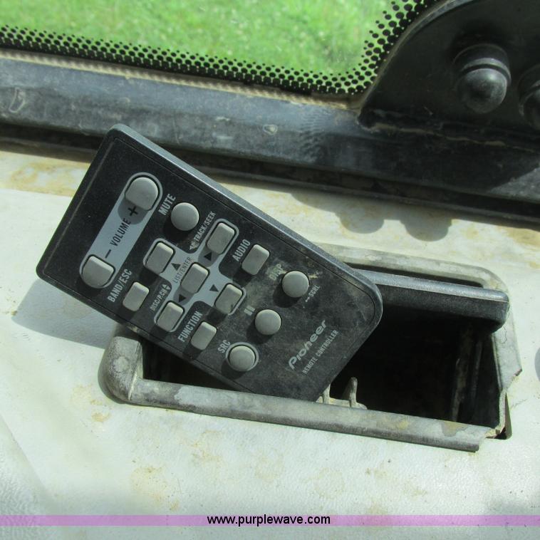 image for item K2171 2000 New Holland DC180 dozer