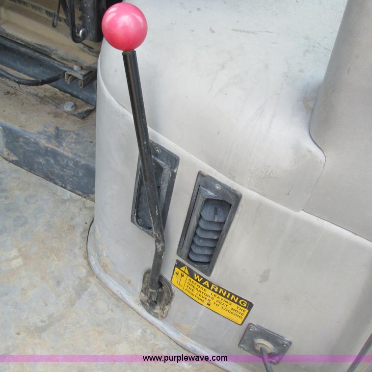 image for item K2171 2000 New Holland DC180 dozer