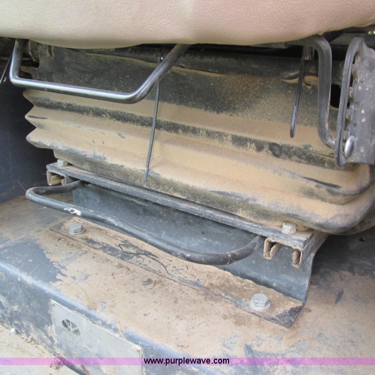 image for item K2171 2000 New Holland DC180 dozer