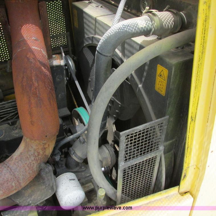 image for item K2171 2000 New Holland DC180 dozer