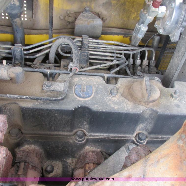 image for item K2171 2000 New Holland DC180 dozer