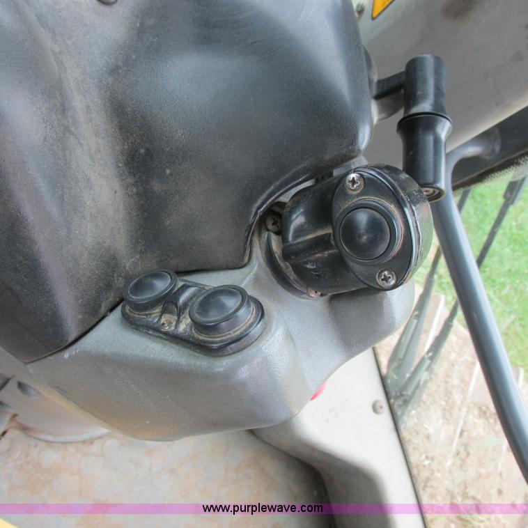 image for item K2171 2000 New Holland DC180 dozer