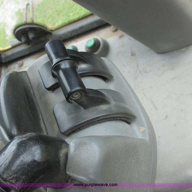 image for item K2171 2000 New Holland DC180 dozer