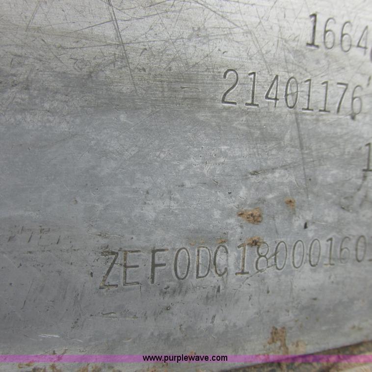 image for item K2171 2000 New Holland DC180 dozer