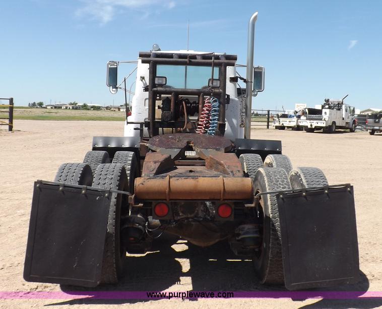 image for item K3965 1972 Mack R semi truck