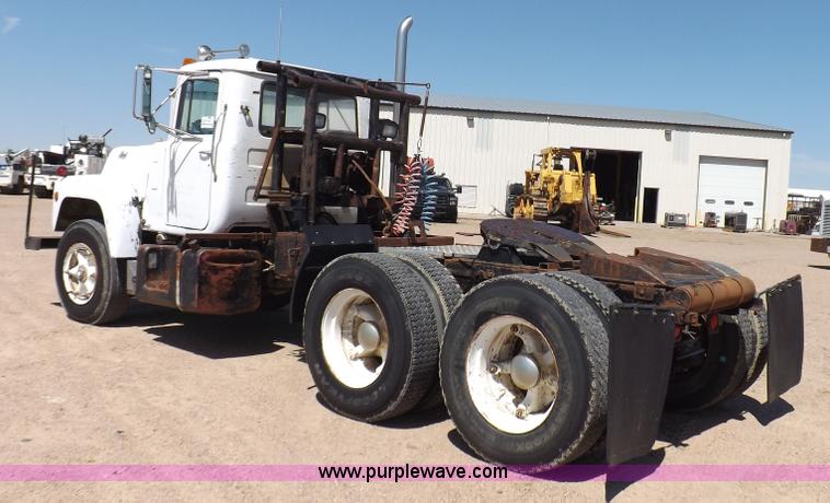 image for item K3965 1972 Mack R semi truck