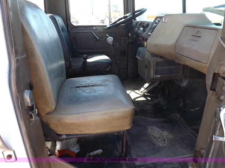 image for item K3965 1972 Mack R semi truck