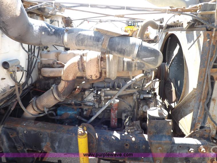 image for item K3965 1972 Mack R semi truck