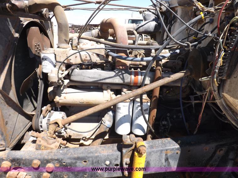 image for item K3965 1972 Mack R semi truck